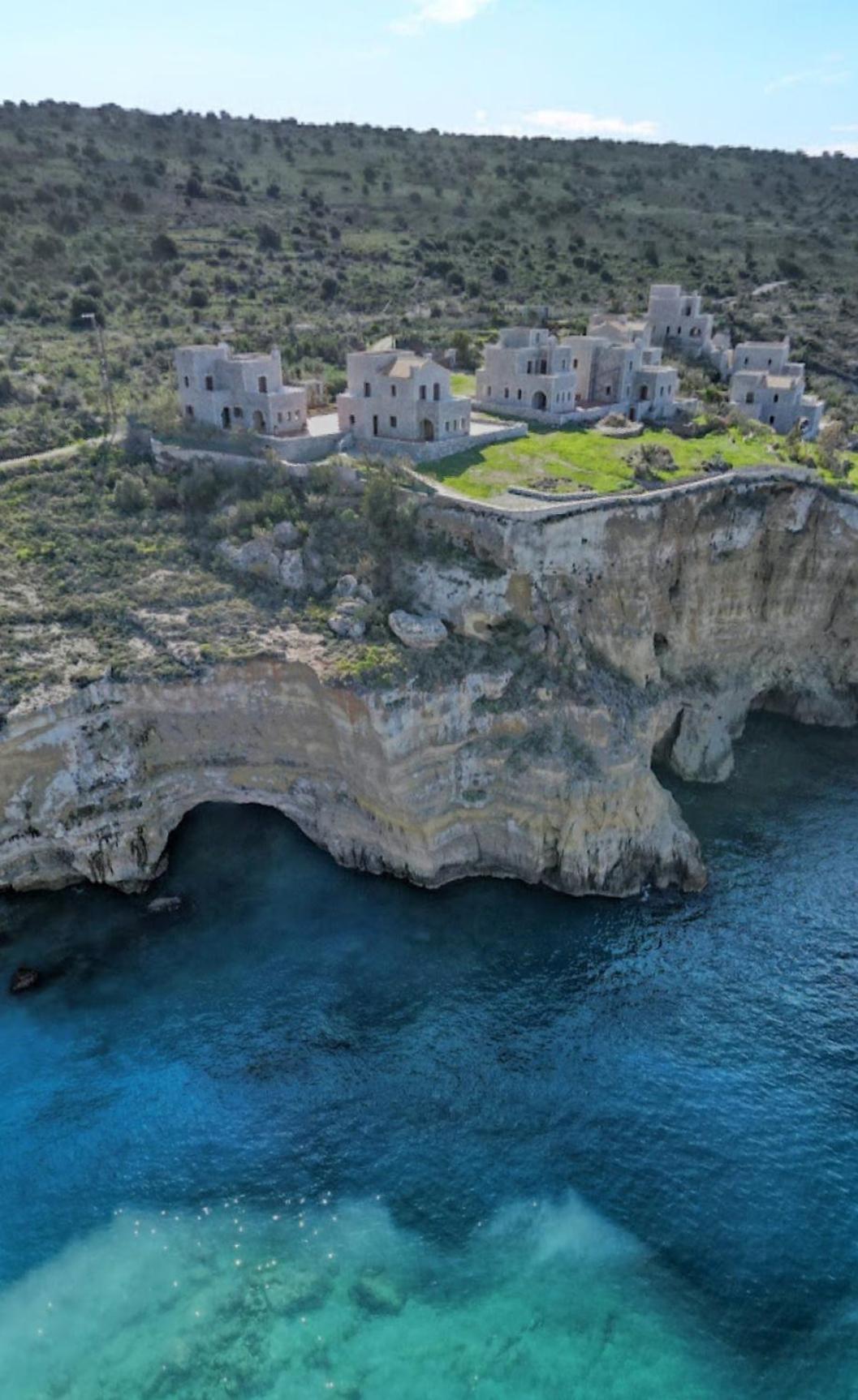 Athevillas Antonis Mina ภายนอก รูปภาพ