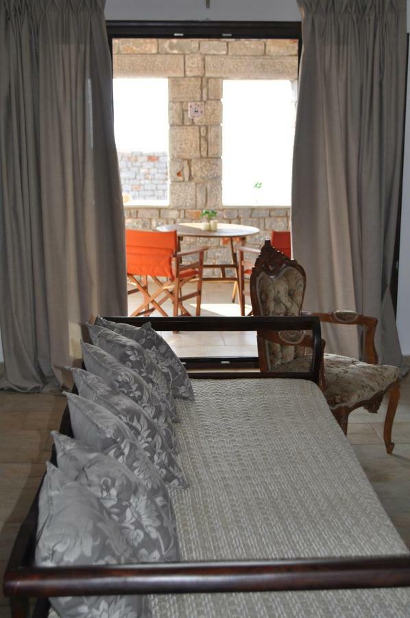 Athevillas Antonis Mina ภายนอก รูปภาพ