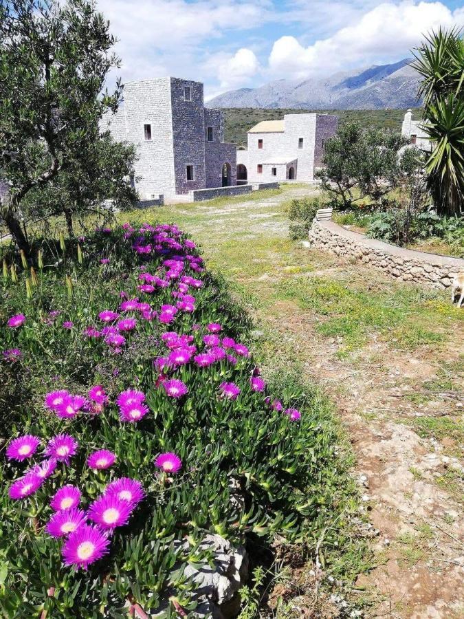 Athevillas Antonis Mina ภายนอก รูปภาพ